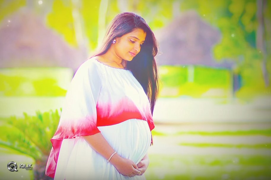 Syamala-Maternity-Photo-Shoot